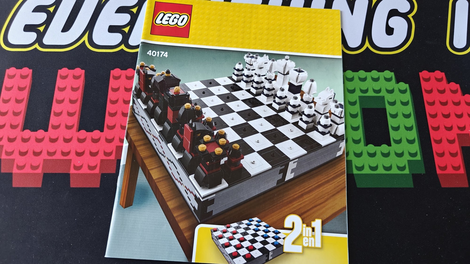 Foto del libretto numero 40174 con il nome LEGO Chess (Scacchi LEGO)