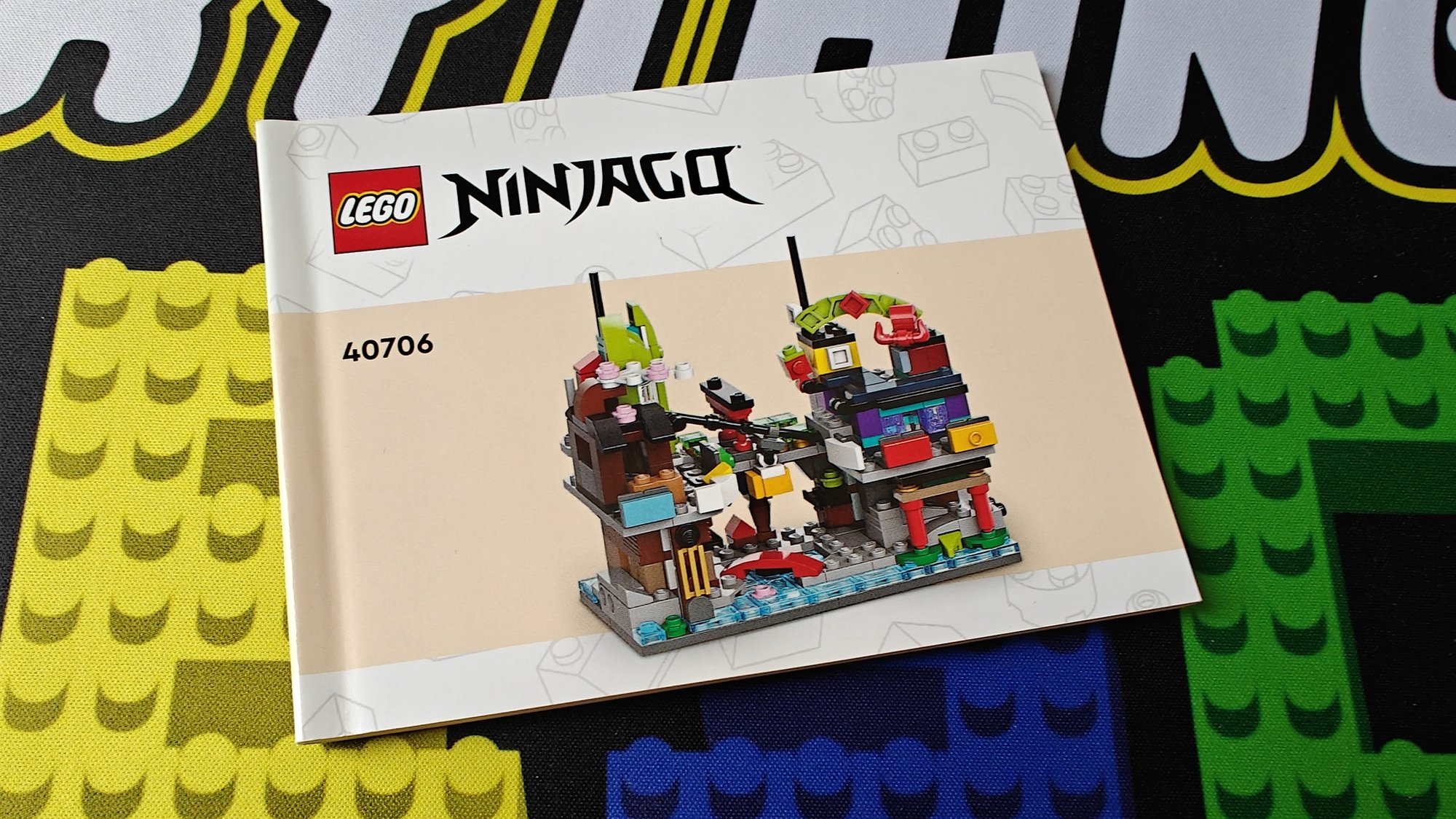 Foto del folleto número 40706 con el nombre Micro NINJAGO City Markets (Micro Mercados de la Ciudad NINJAGO)