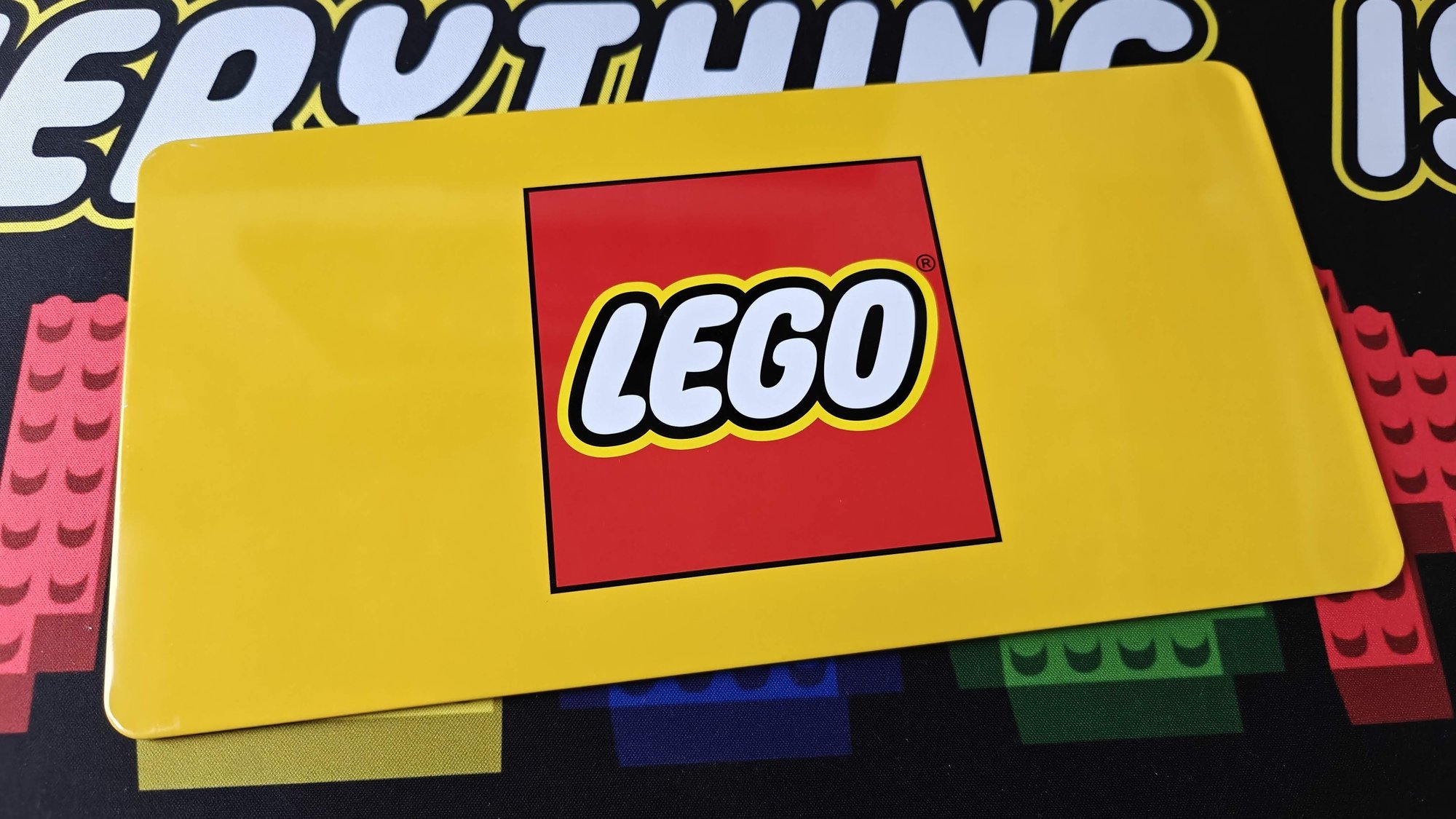 Photo du livret numéro 5007159 portant le nom LEGO Logo Tin Sign (Plaque Émaillée Logo LEGO)