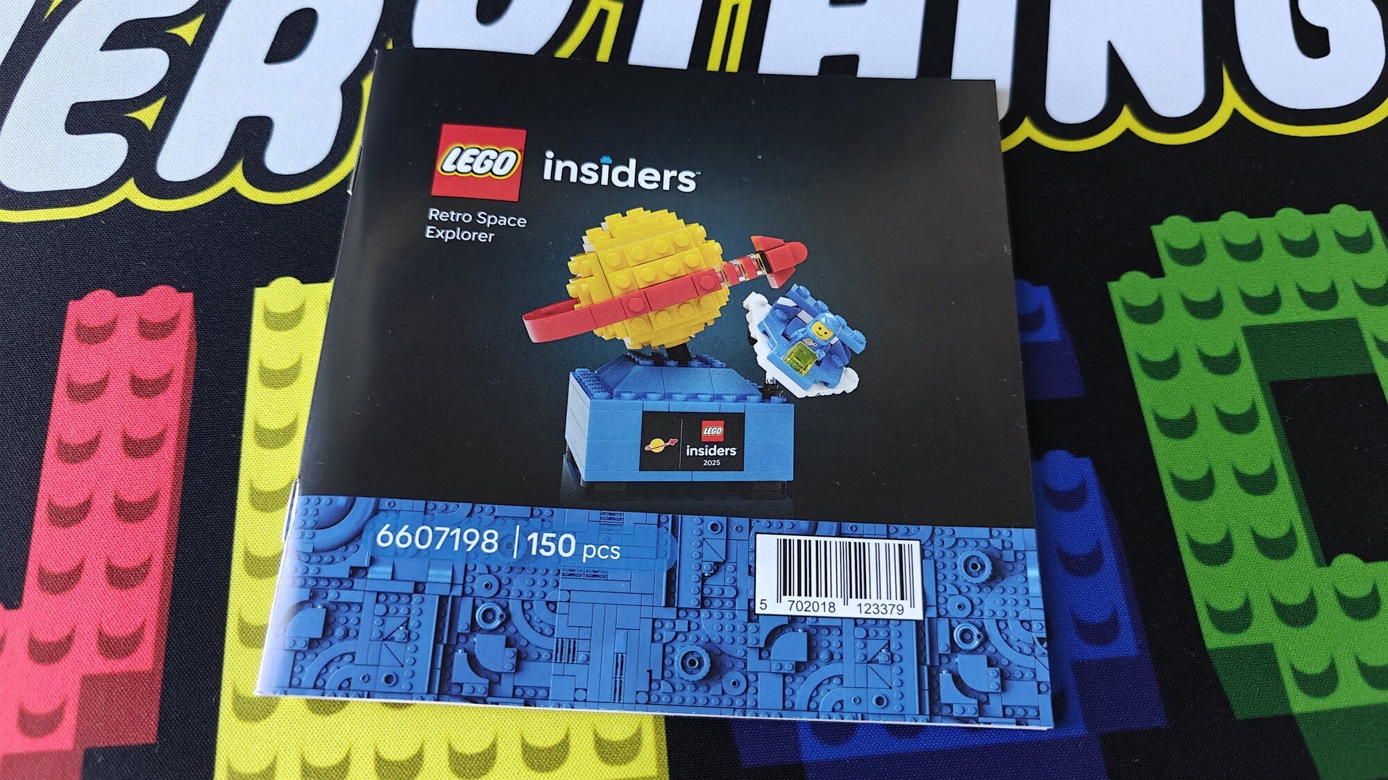 Foto del folleto número 5009806 con el nombre Retro Space Explorer (Explorador Espacial Retro)