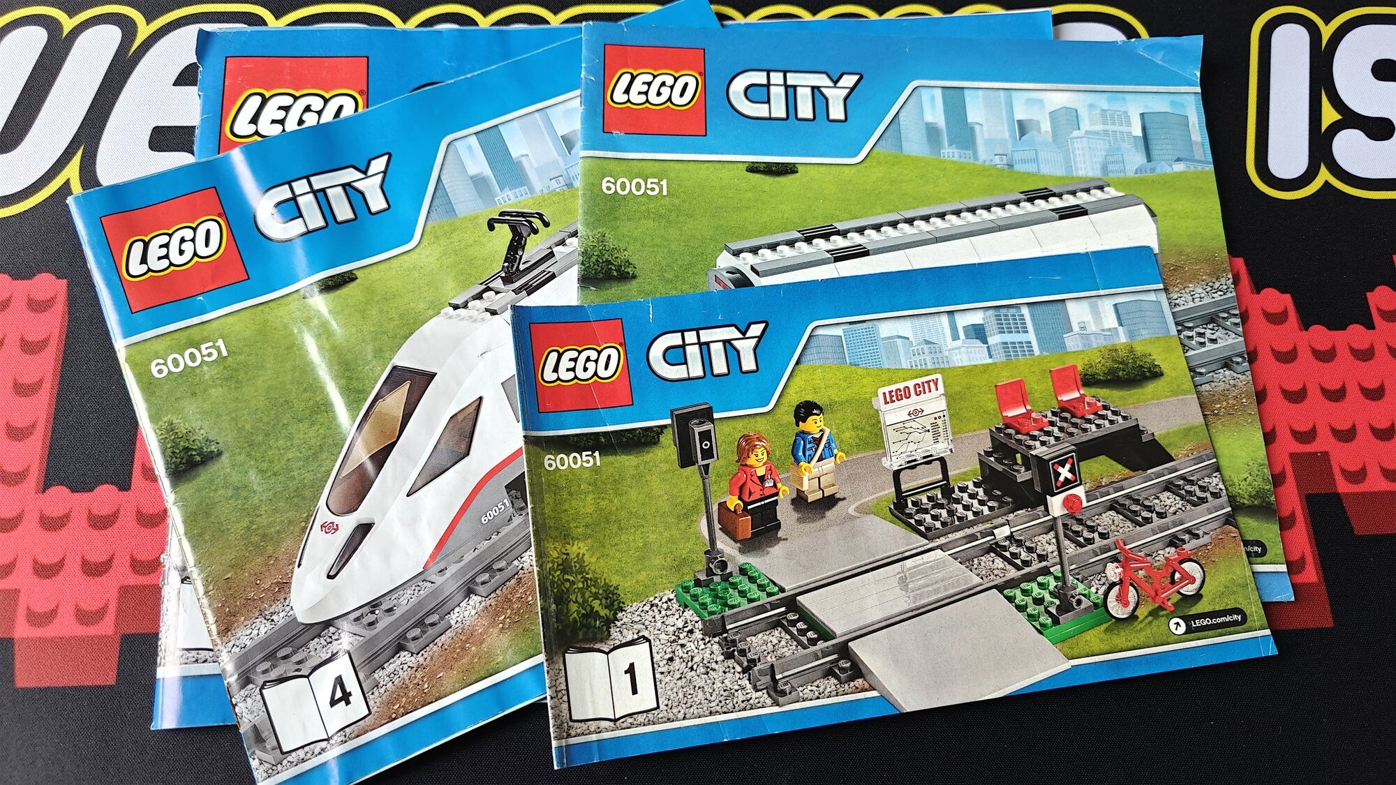 Foto del libretto numero 60051 con il nome High-speed Passenger Train (Treno Passeggeri ad Alta Velocità)