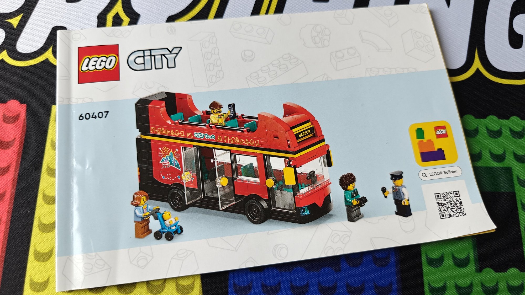 Foto del libretto numero 60407 con il nome Double-Decker Sightseeing Bus (Autobus Turistico a Due Piani)