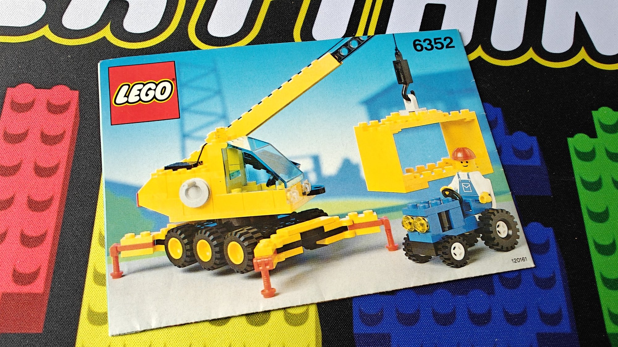 Photo of booklet number 6352 with name Cargomaster Crane