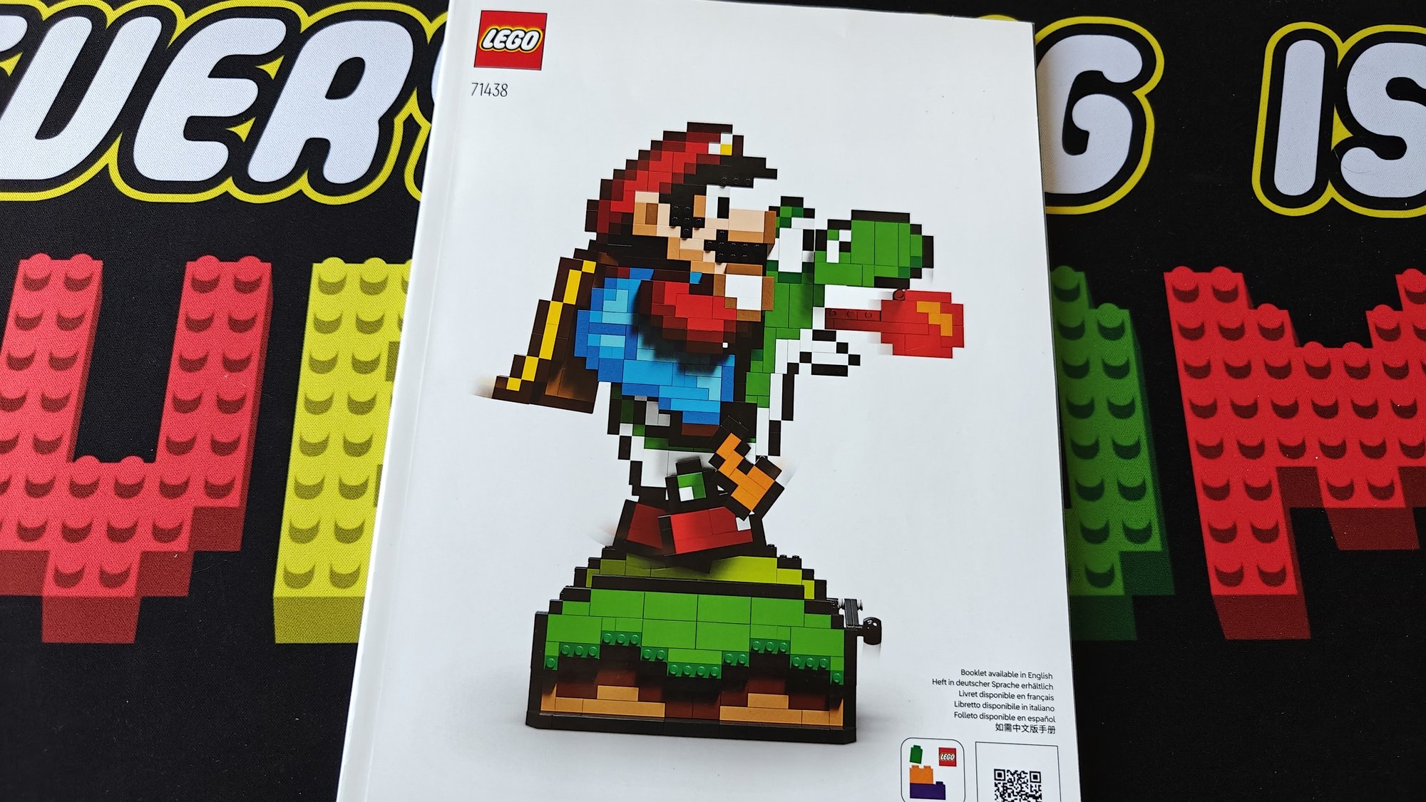 Photo of booklet number 71438 with name Super Mario World: Mario & Yoshi