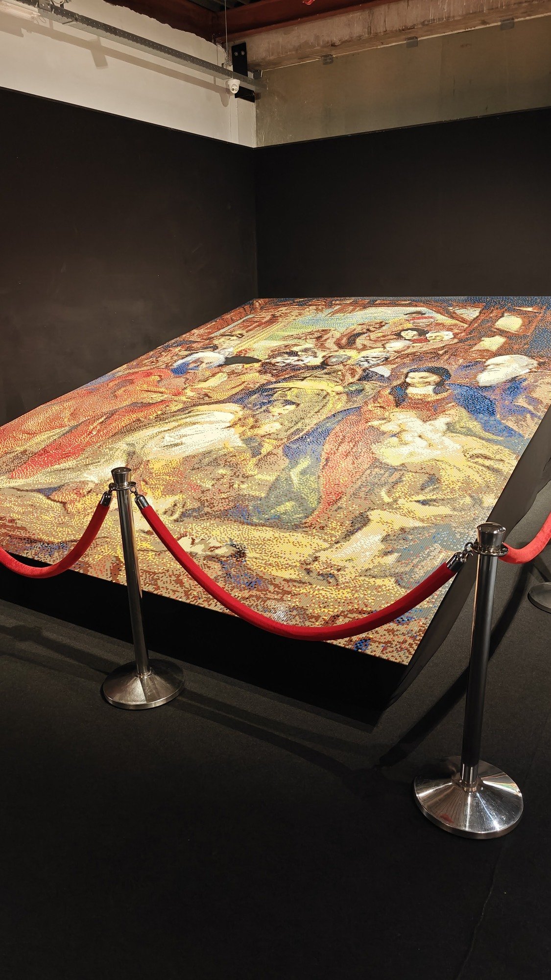 Gemäldeansicht, in der die meisten Steine dieser Ausstellung verwendet werden
