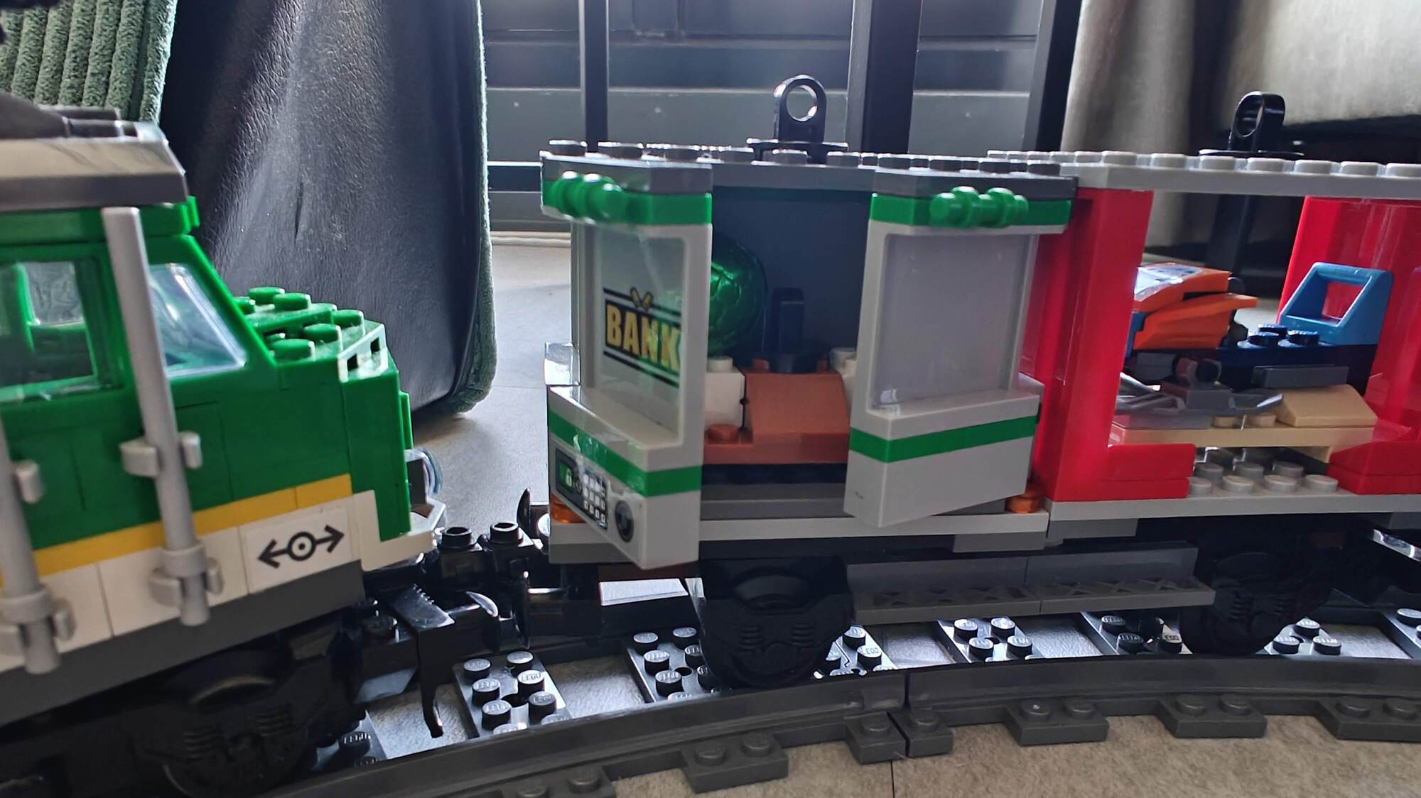 Paasei verstopt in de wagon van de goederentrein