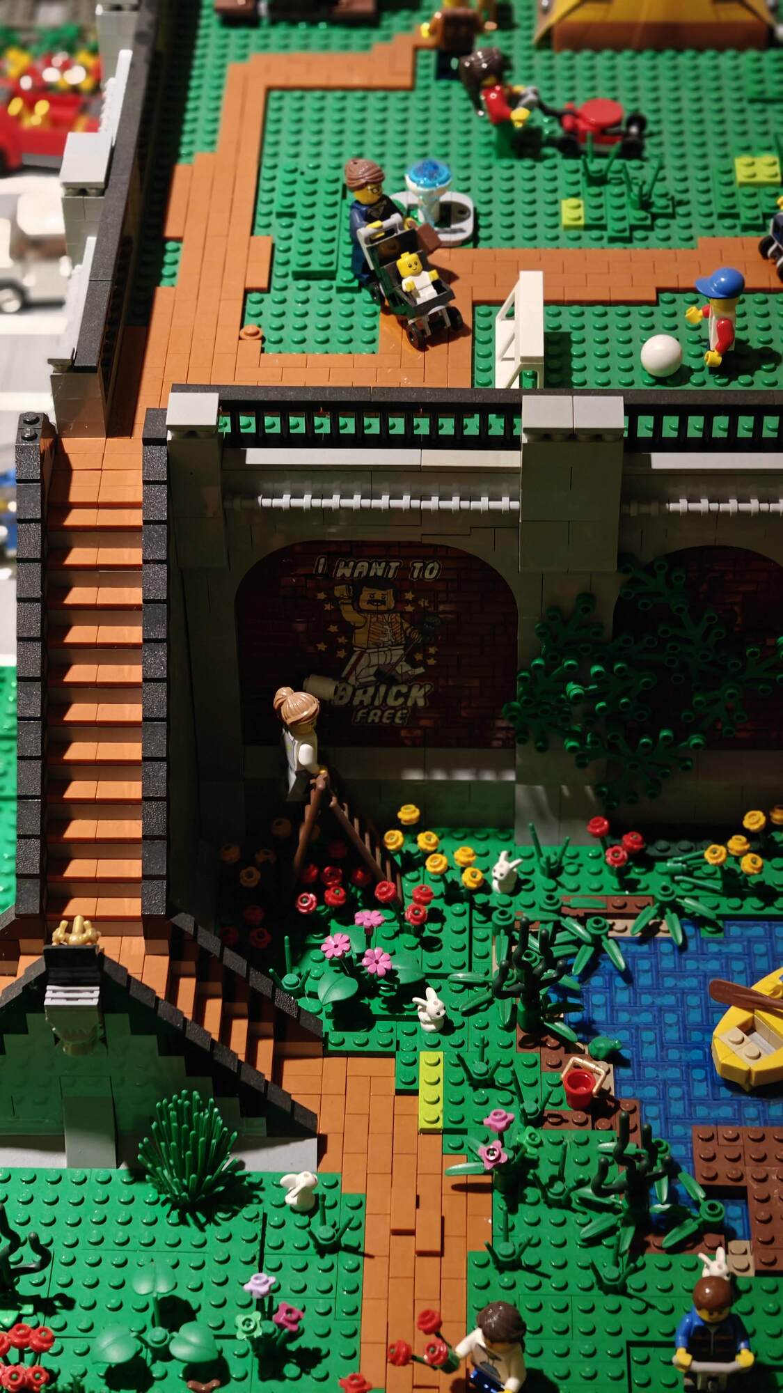 Display of I want to brick free as a playful reference to Freddie Mercury