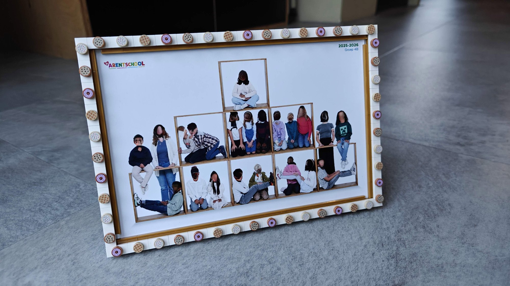 Moldura completa com foto da turma vista de frente